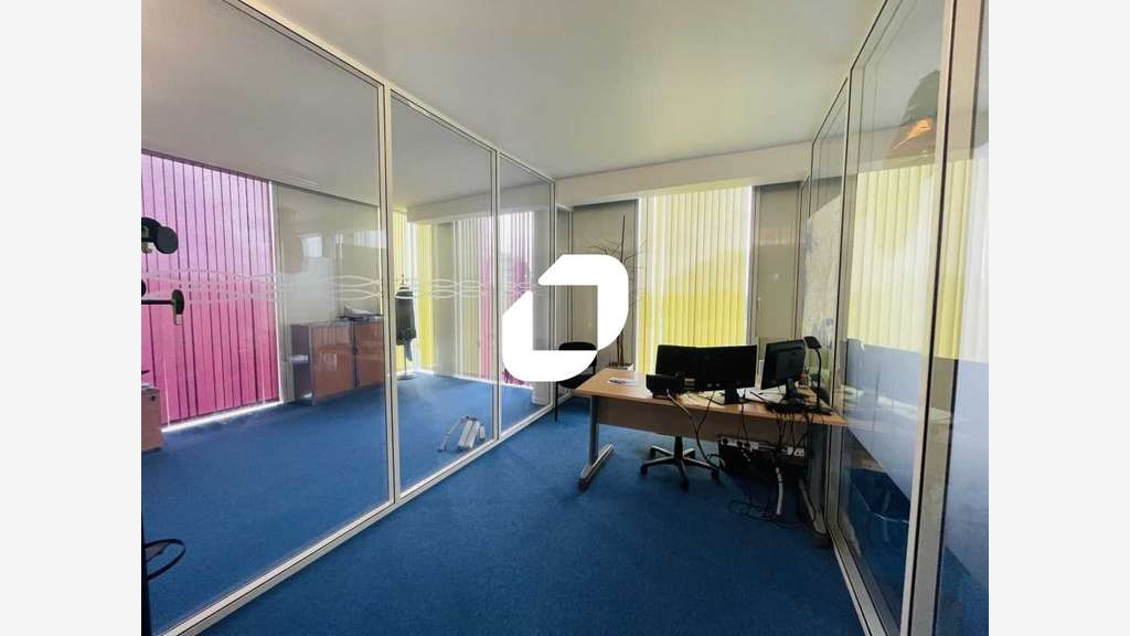A louer Bureaux 628m² Lieusaint
