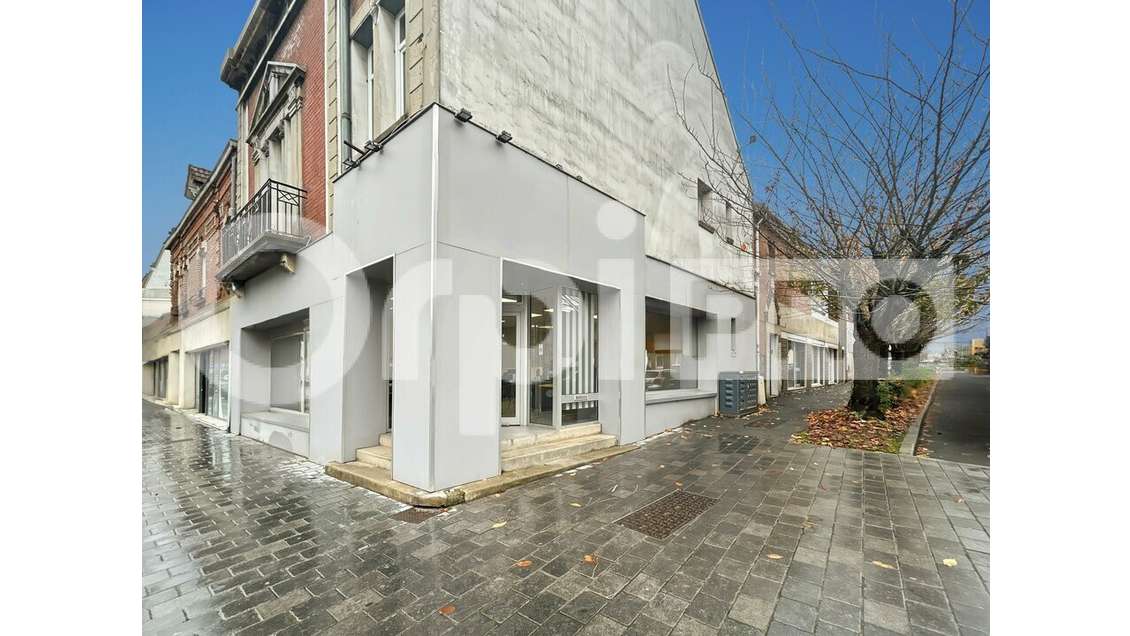 Local commercial 120m² à louer empl N°1 à Liévin 