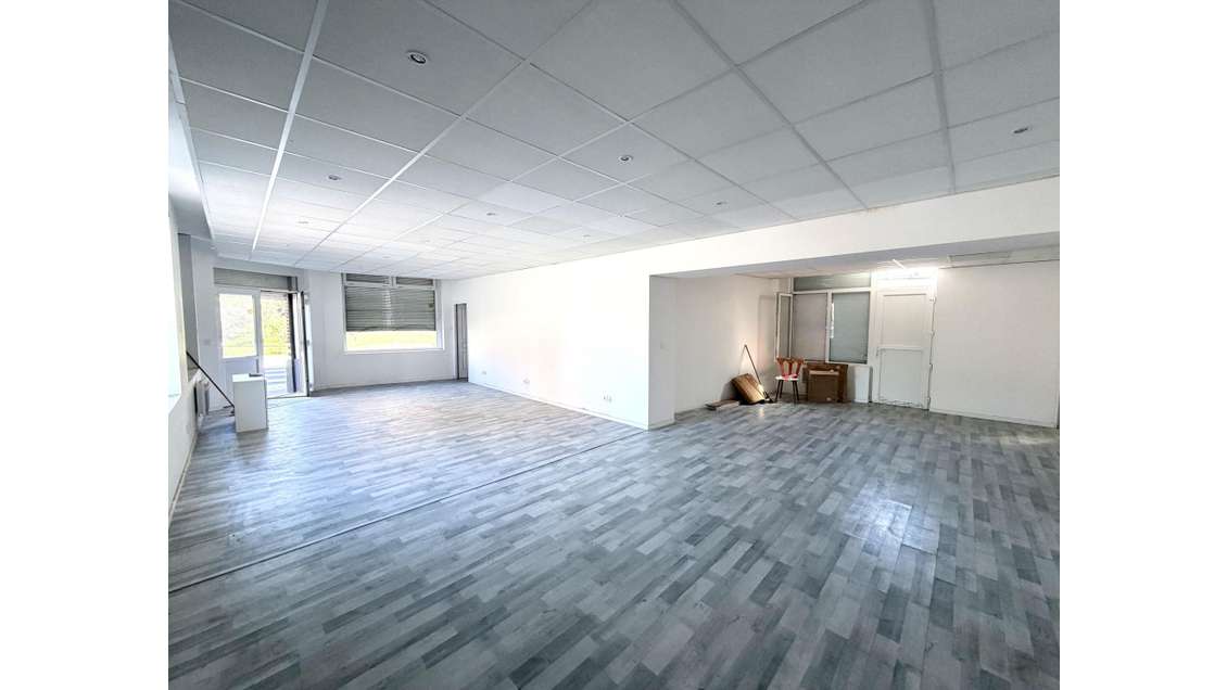 Local professionnel à louer env. 100m² à Lille