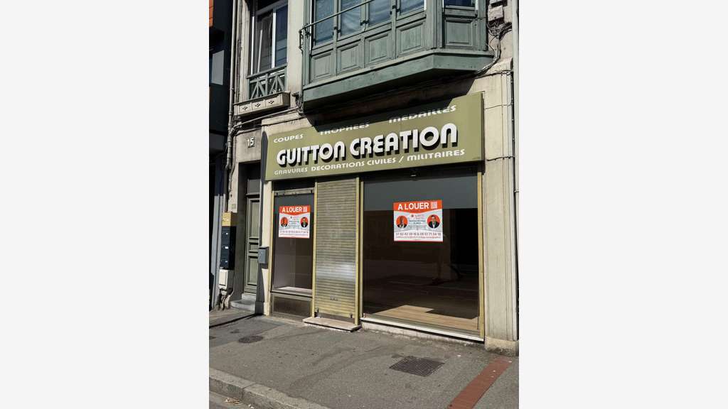 Loue local professionnel rénové 60m² + cave Lille