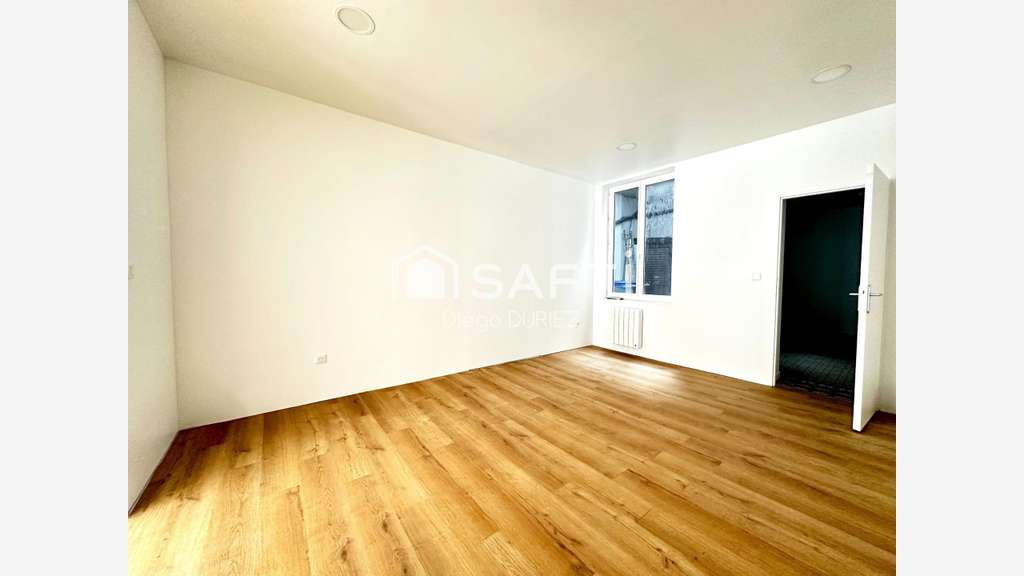Loue local professionnel rénové 60m² + cave Lille