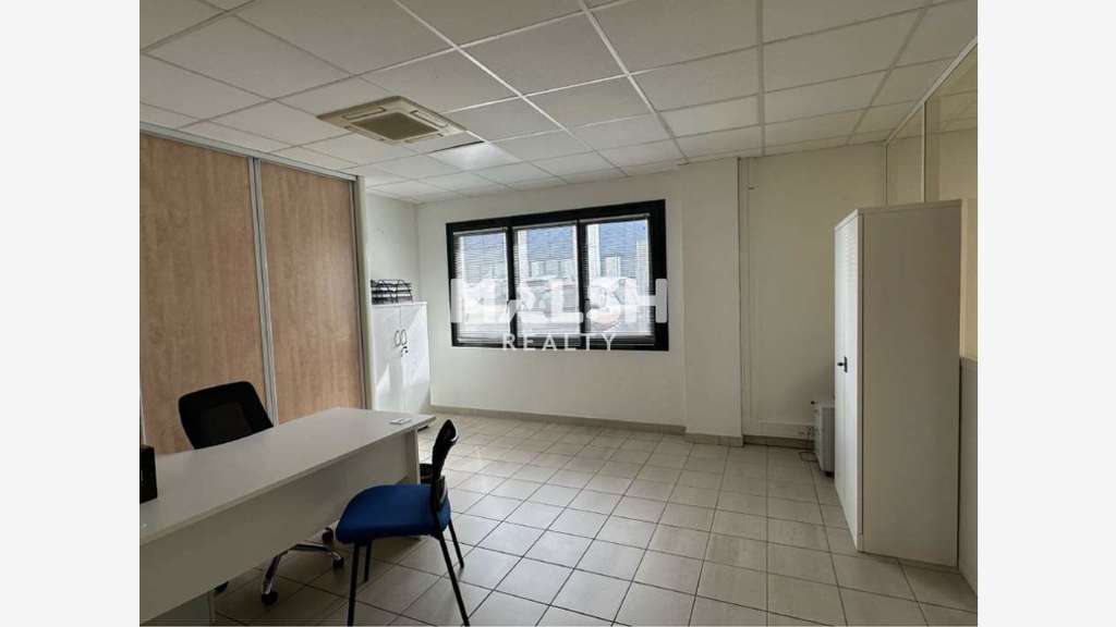 A louer bureaux 250m² dans parc tertiaire à Limas