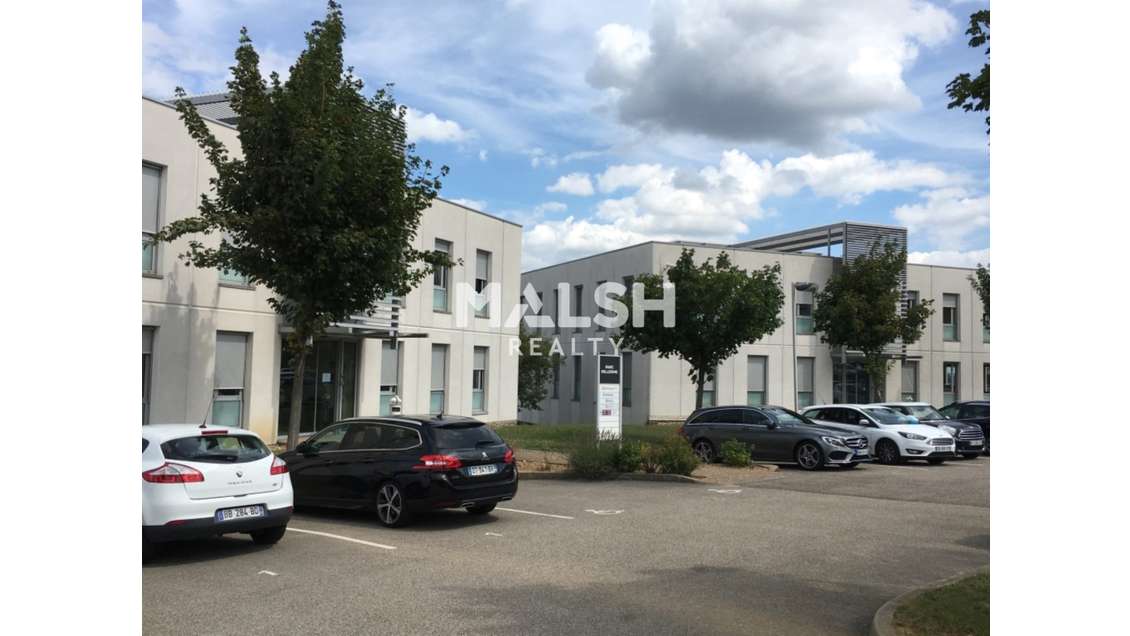 Bureaux en bon état 129m² à louer à Limas