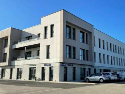 A louer bureaux neufs à partir de 82m² à Limas