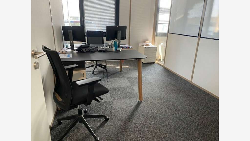 Bureaux climatisés, fibrés 149m² à louer à Limas