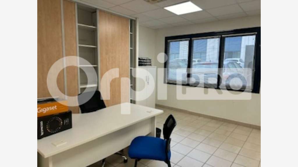 Bureau à louer de 79m² + parkings à Villefranche
