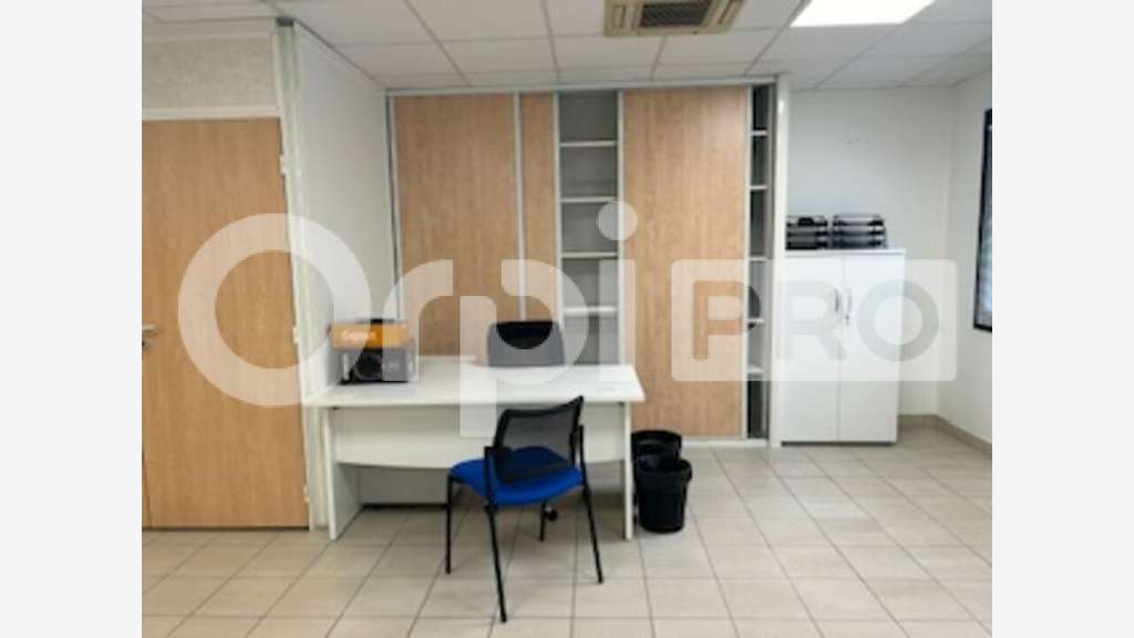 Bureau à louer de 79m² + parkings à Villefranche