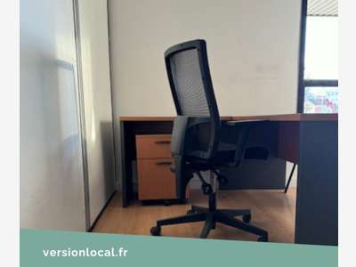 Bureaux 81m² à louer à Limas 