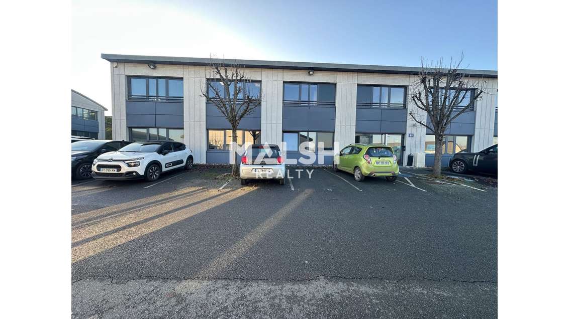 Bureaux 367m² divisibles en 2 à louer à Limas