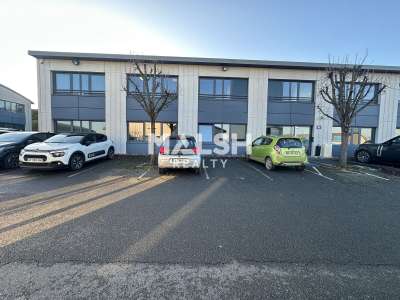 Bureaux 367m² divisibles en 2 à louer à Limas