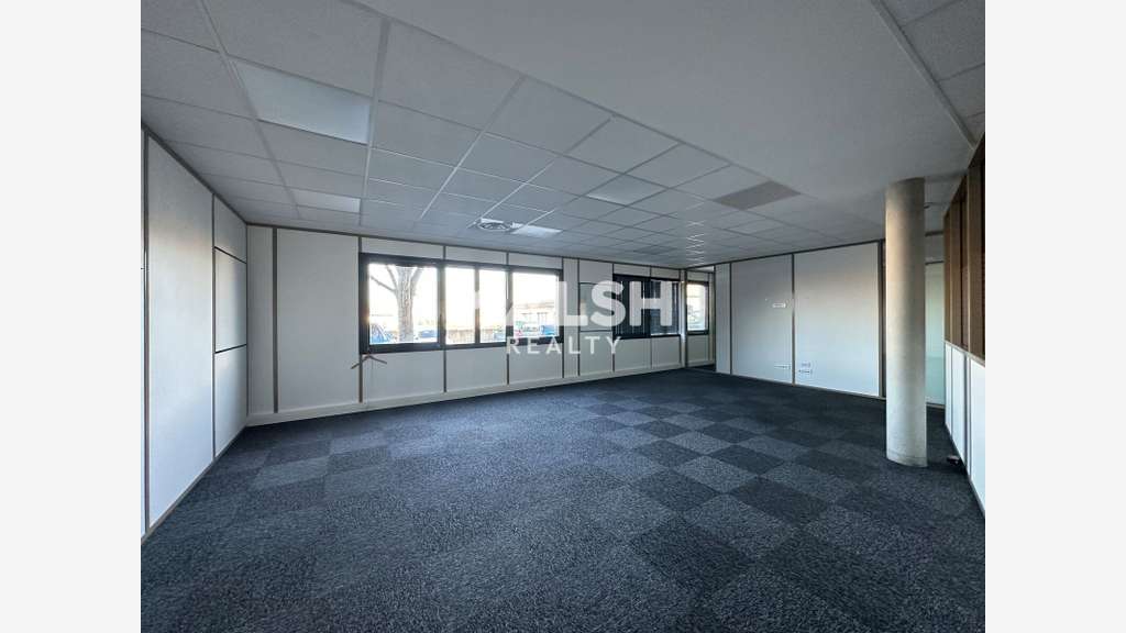 Bureaux 367m² divisibles en 2 à louer à Limas