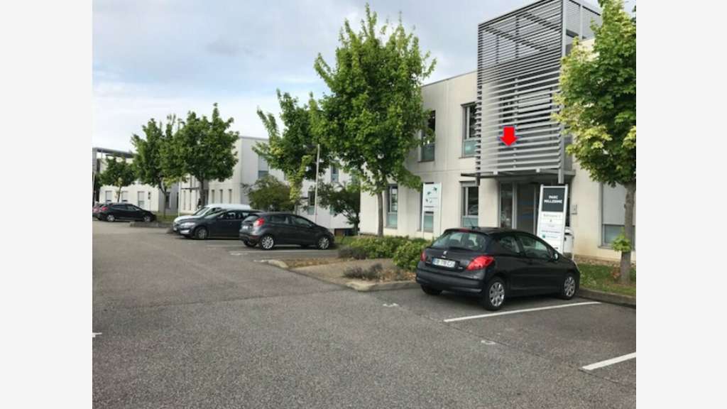 Bureaux 129m² à louer sortie A6 à Limas