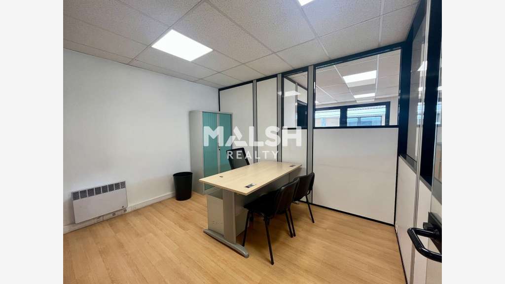 Locaux de 88m² non divisibles à louer à Limas