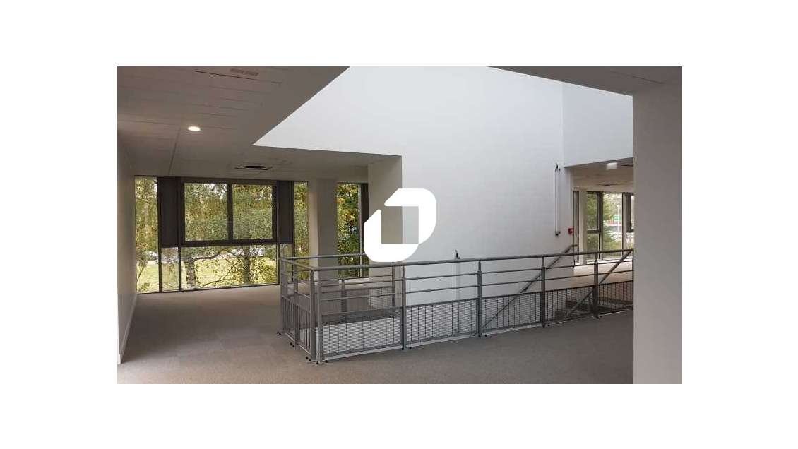 A louer Bureaux 215m² Limay