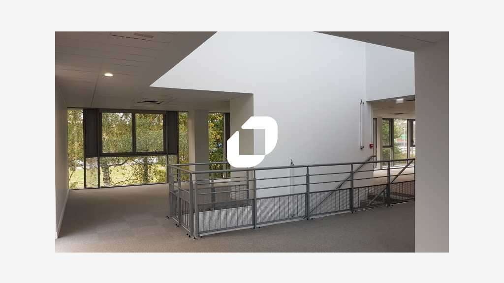 A louer Bureaux 215m² Limay