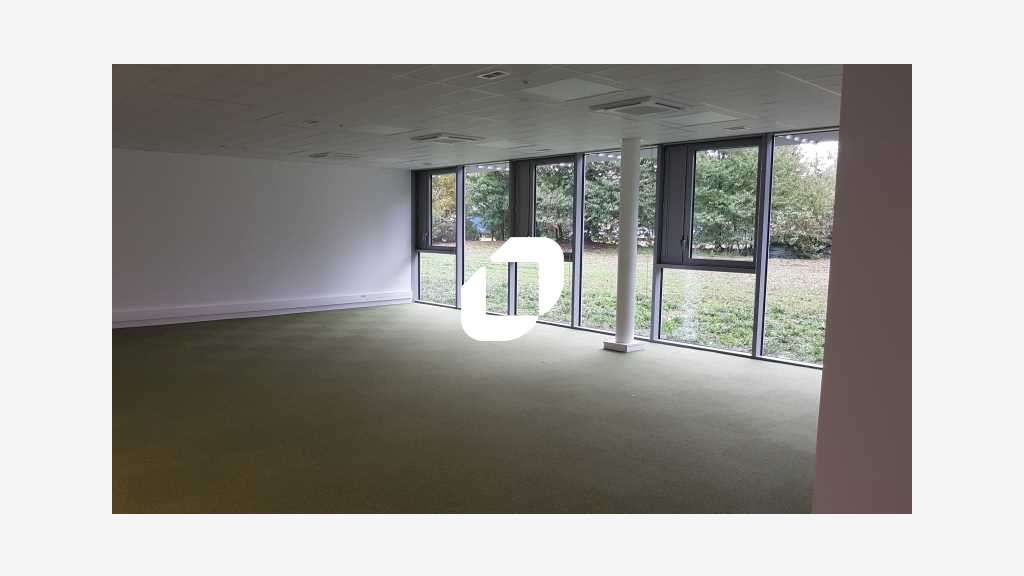 A louer Bureaux 215m² Limay