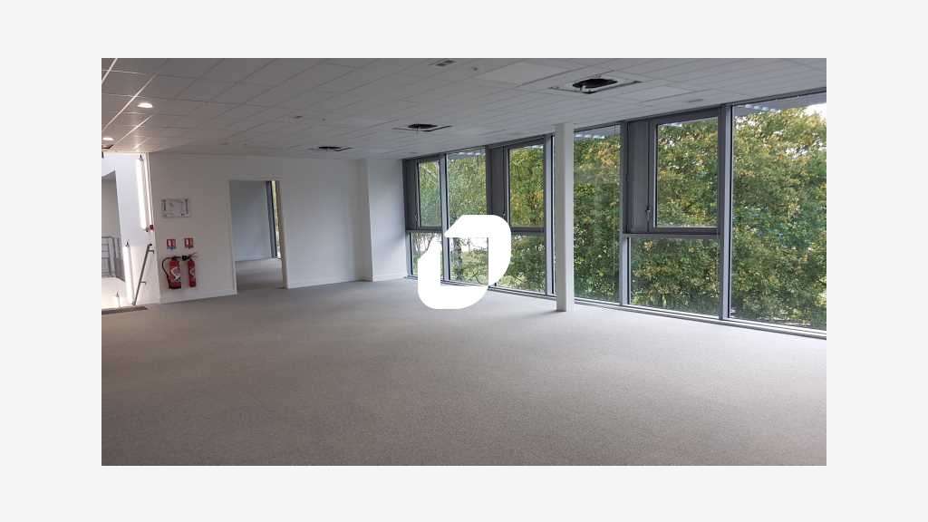 A louer Bureaux 215m² Limay
