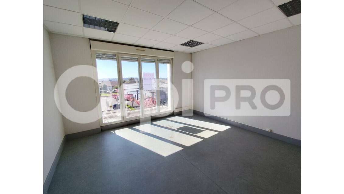 A louer bureaux 20m² R+2 PME Limoges Sud Romanet