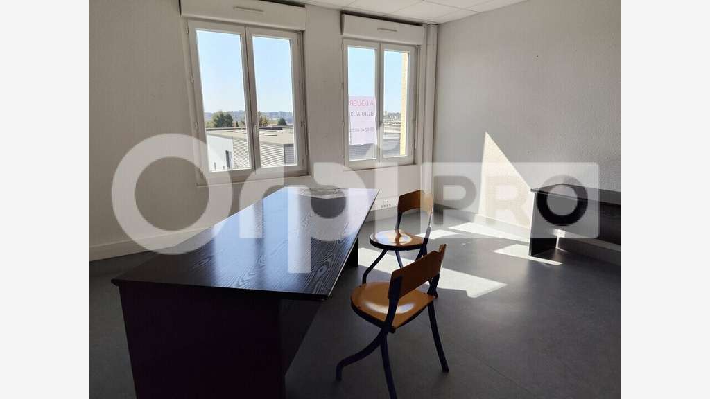A louer bureaux 18m² R+2 à Limoges Sud Romanet