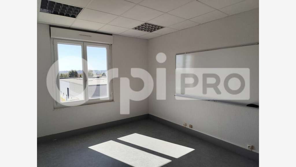 A louer bureaux 14m² R+2 à Limoges Magret Romanet