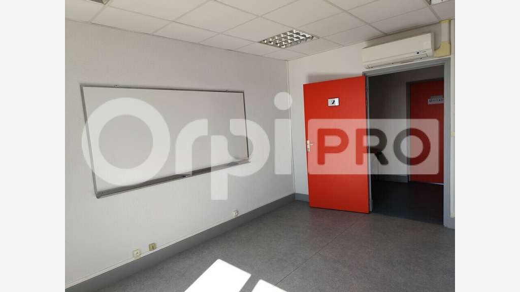 A louer bureaux 14m² R+2 à Limoges Magret Romanet