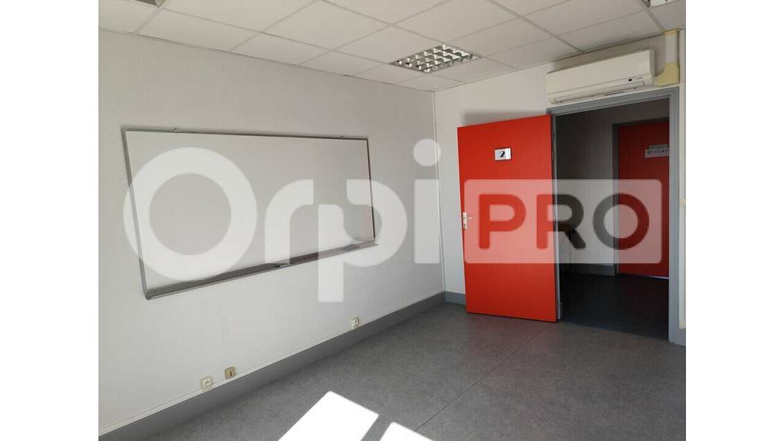 A louer bureaux 14m² R+2 à Limoges Magret Romanet