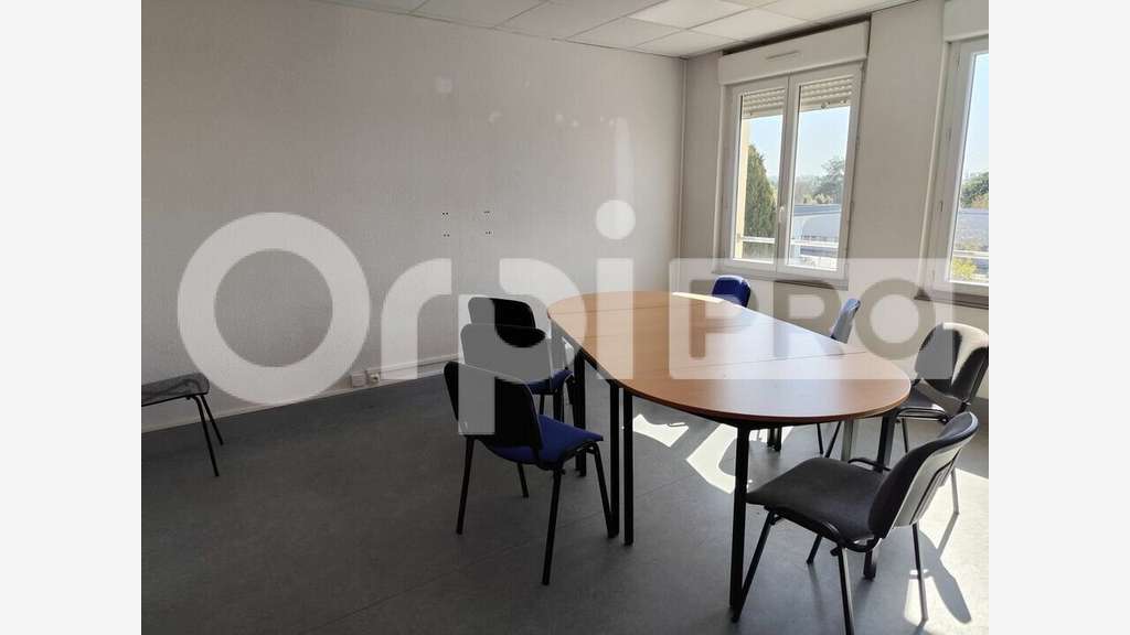 A louer bureaux 19m² R+2 à Limoges Magret Romanet