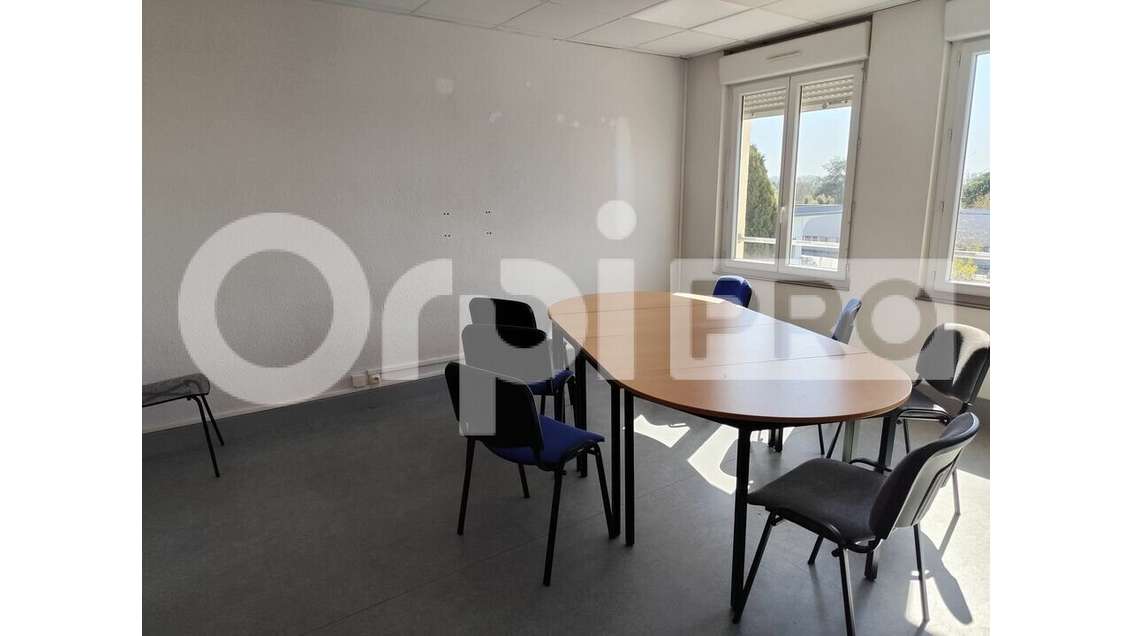 A louer bureaux 19m² R+2 à Limoges Magret Romanet