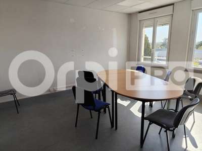 A louer bureaux 19m² R+2 à Limoges Magret Romanet