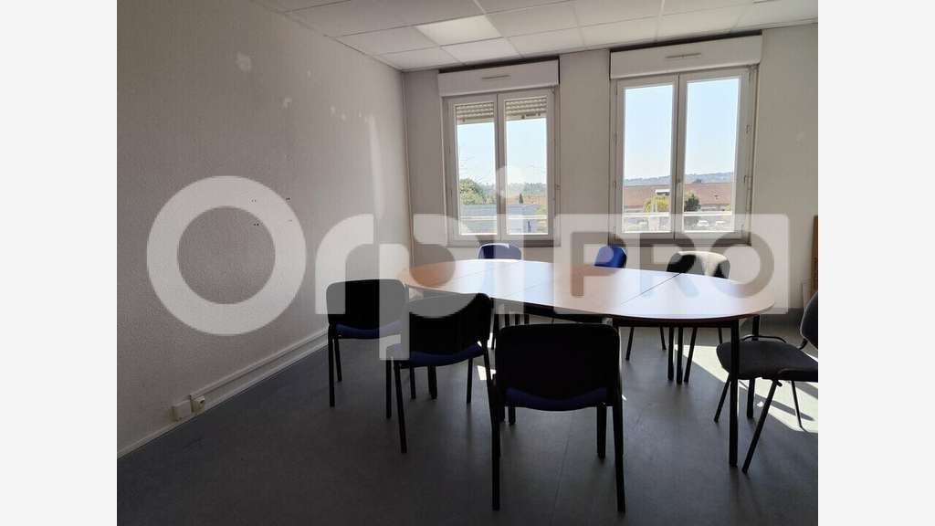 A louer bureaux 19m² R+2 à Limoges Magret Romanet
