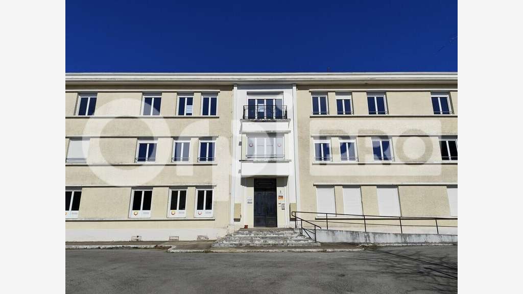 A louer bureaux 19m² R+2 à Limoges Magret Romanet