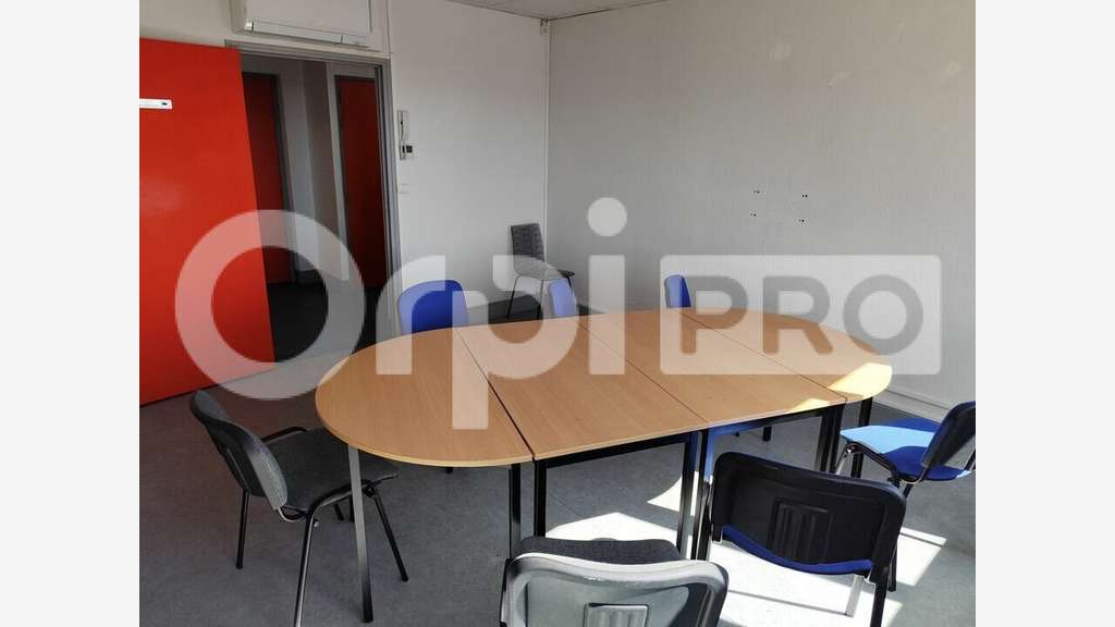 A louer bureaux 19m² R+2 à Limoges Magret Romanet
