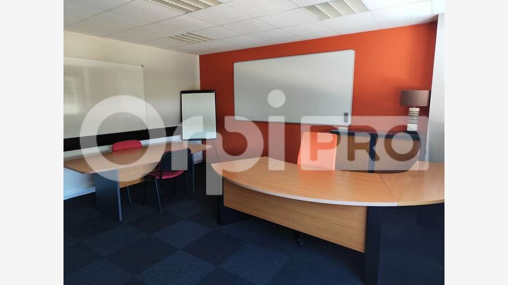 A louer bureaux 250m² R+1 proche A20 Limoges Nord