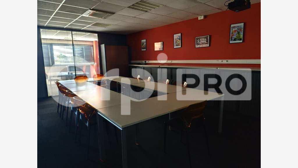 A louer bureaux 250m² R+1 proche A20 Limoges Nord