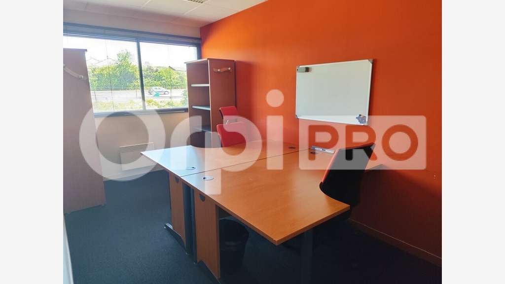 A louer bureaux 250m² R+1 proche A20 Limoges Nord