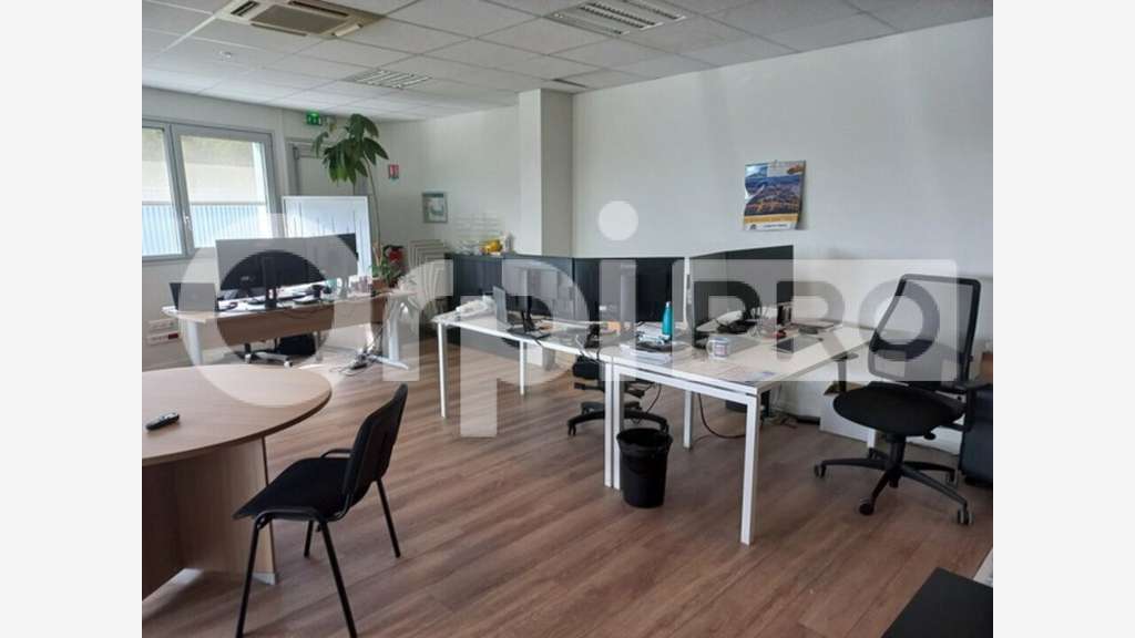 Bureau 235m² à louer à Limoges Ester Technopole 