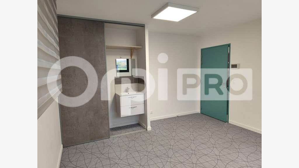 Bureau 17m² à louer axe très passant Limoges Ouest