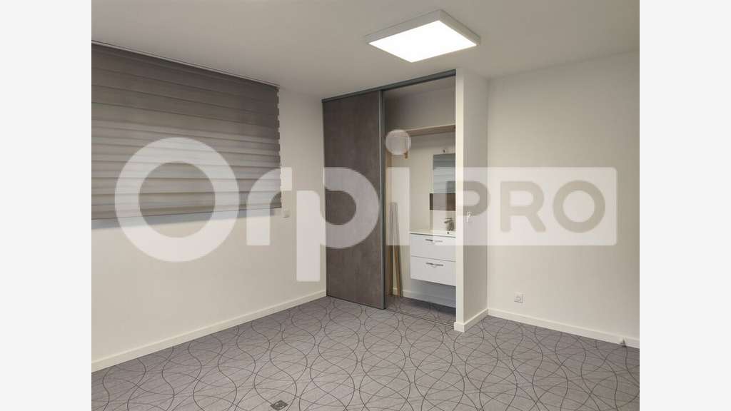 Bureau 17m² à louer axe très passant Limoges Ouest
