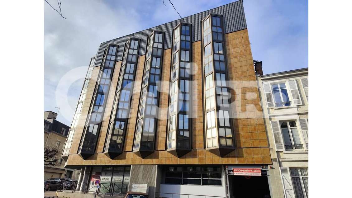 Bureau 86m² R+4 à louer empl stratégique à Limoges