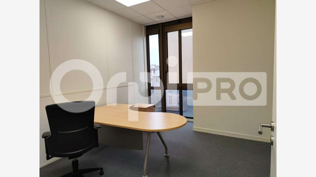 Bureau 86m² R+4 à louer empl stratégique à Limoges