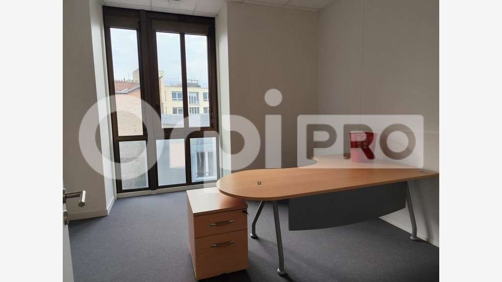 Bureau 86m² R+4 à louer empl stratégique à Limoges
