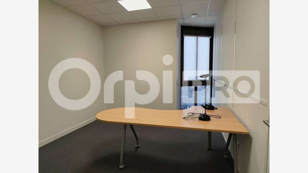 Bureau 86m² R+4 à louer empl stratégique à Limoges