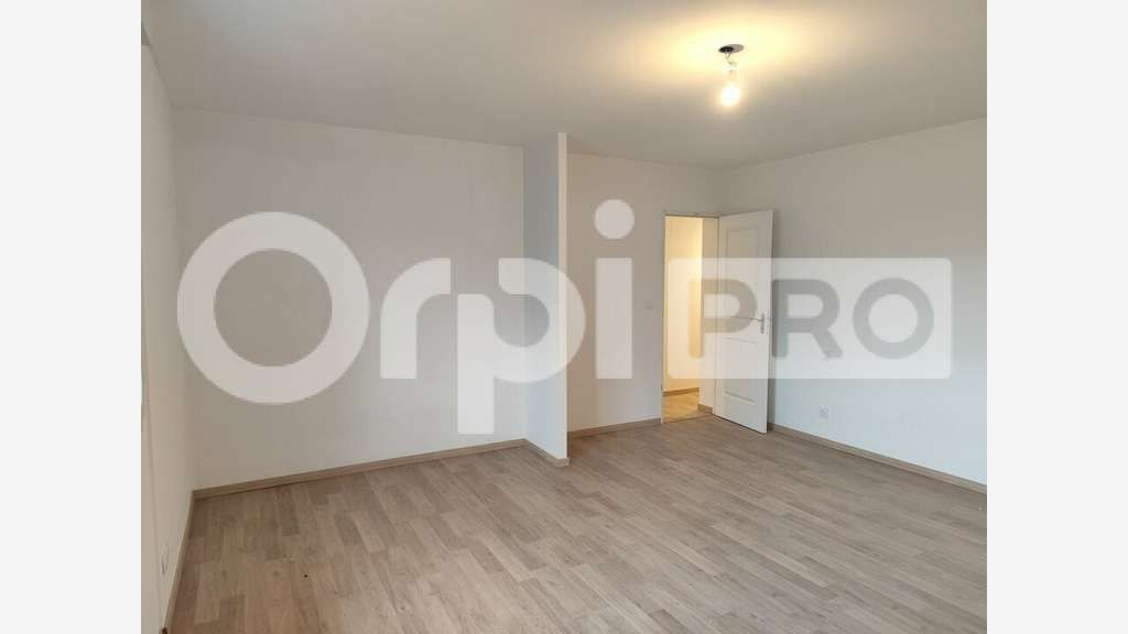 Bureau 67m² R+1 à louer en zone Sud de Limoges