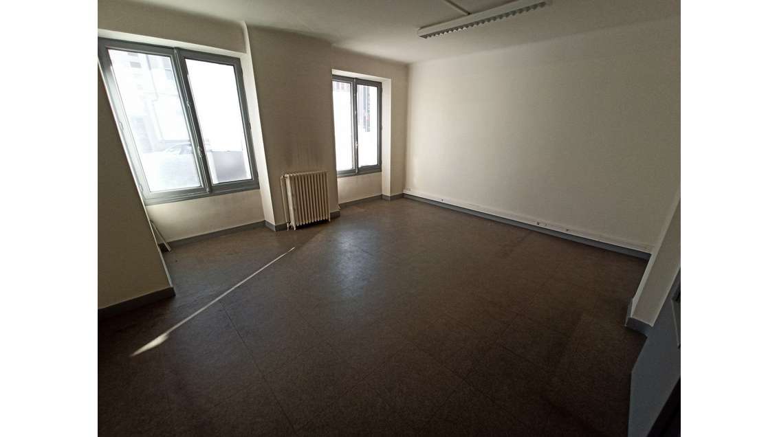 Location d'un plateau de bureaux de 130 m² à L