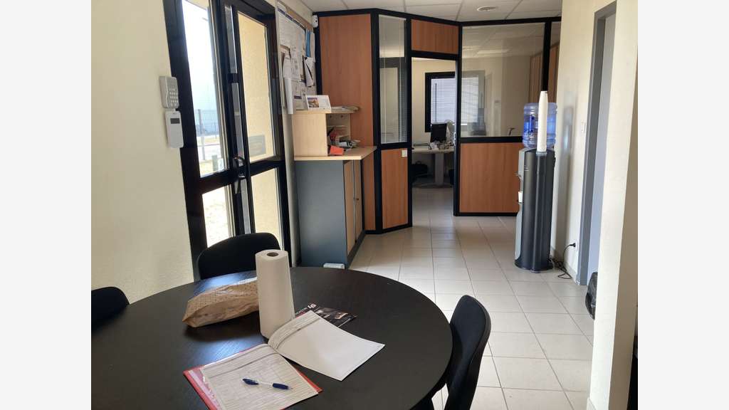 A louer bureaux aménagés 170m² RDC à Limoges