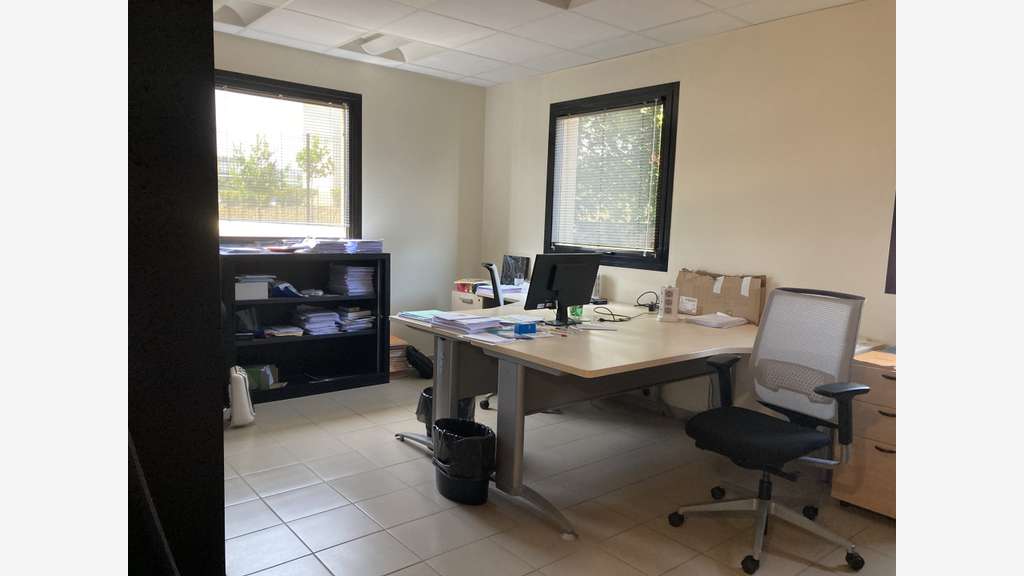 A louer bureaux aménagés 170m² RDC à Limoges