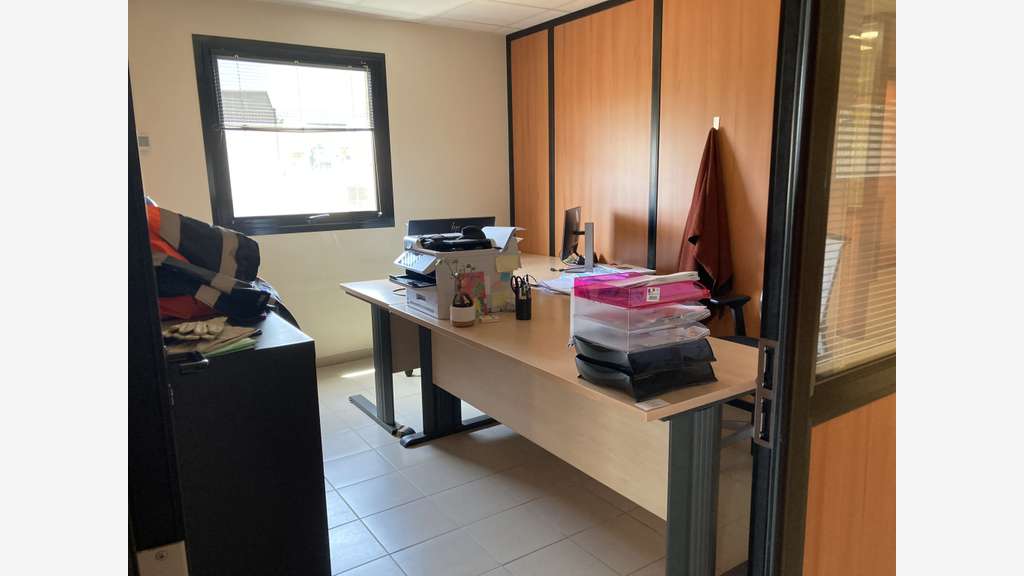 A louer bureaux aménagés 170m² RDC à Limoges