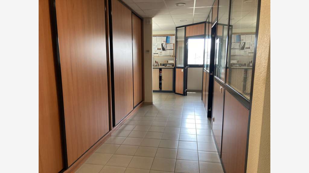 A louer bureaux aménagés 170m² RDC à Limoges