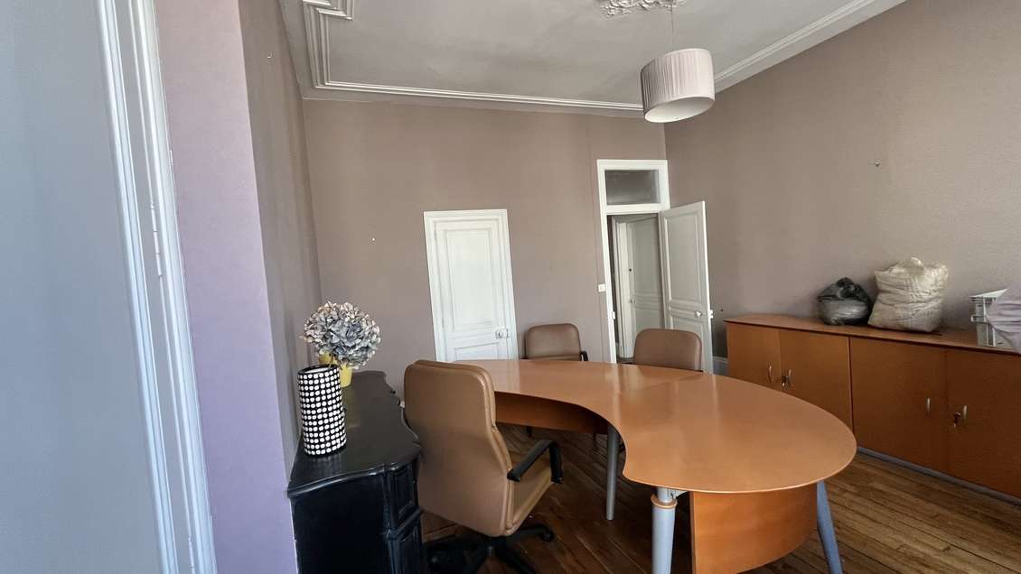 Bureau de 18 m² meublé à LIMOGES !