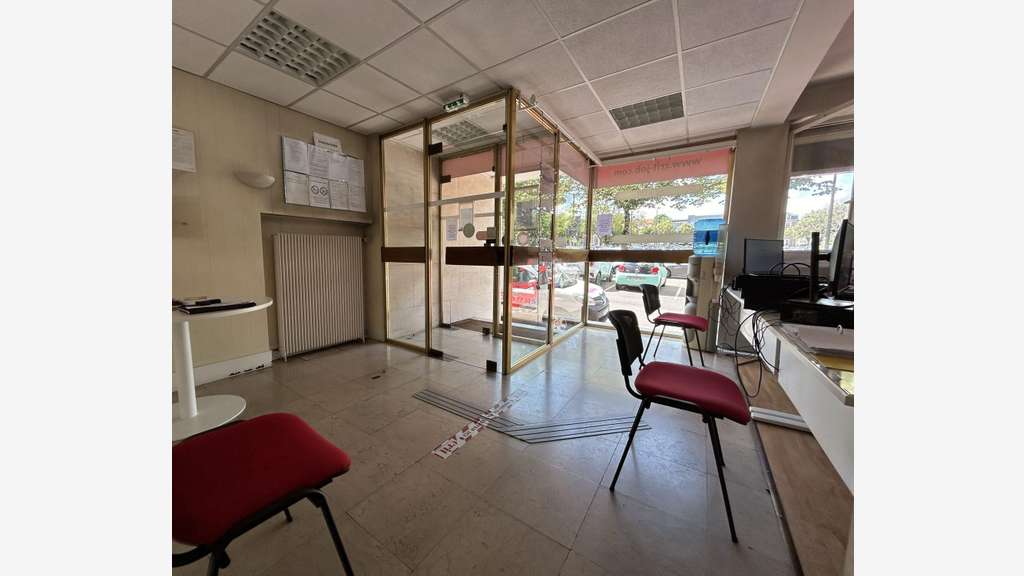 Bureaux avec vitrine à LIMOGES !